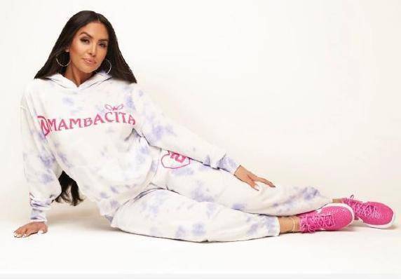 瓦妮莎今天在台上提到"bianka""capri"这两个名字,听到她对女儿们说很