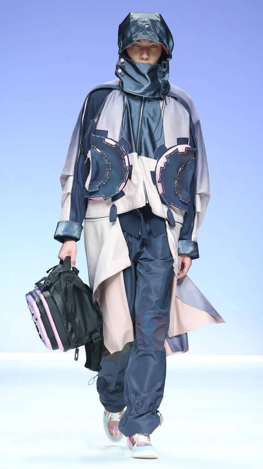 2021cgfw中华女子学院艺术学院后疫情时代的功能性服装设计