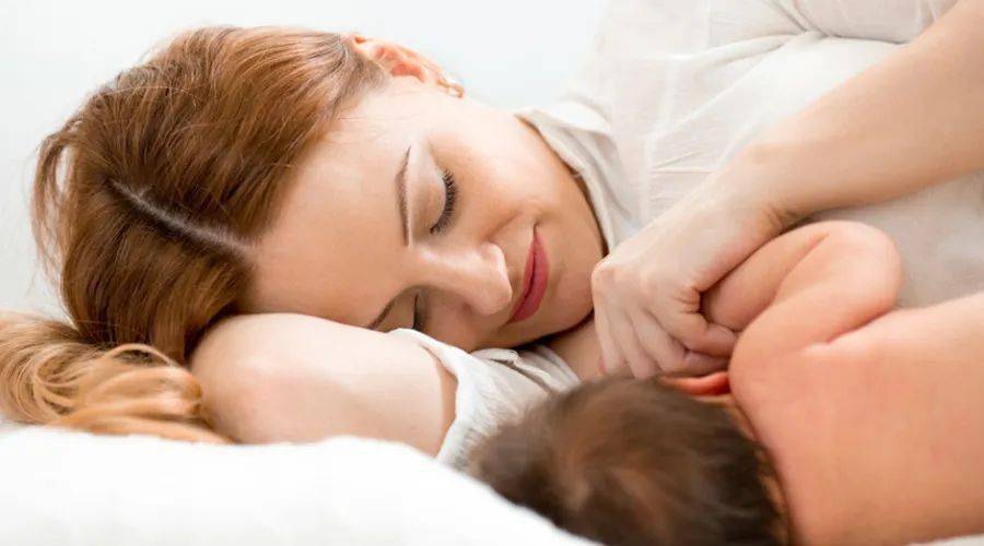 做一个母乳妈妈有多难:一边深夜崩溃,一边咬牙坚持