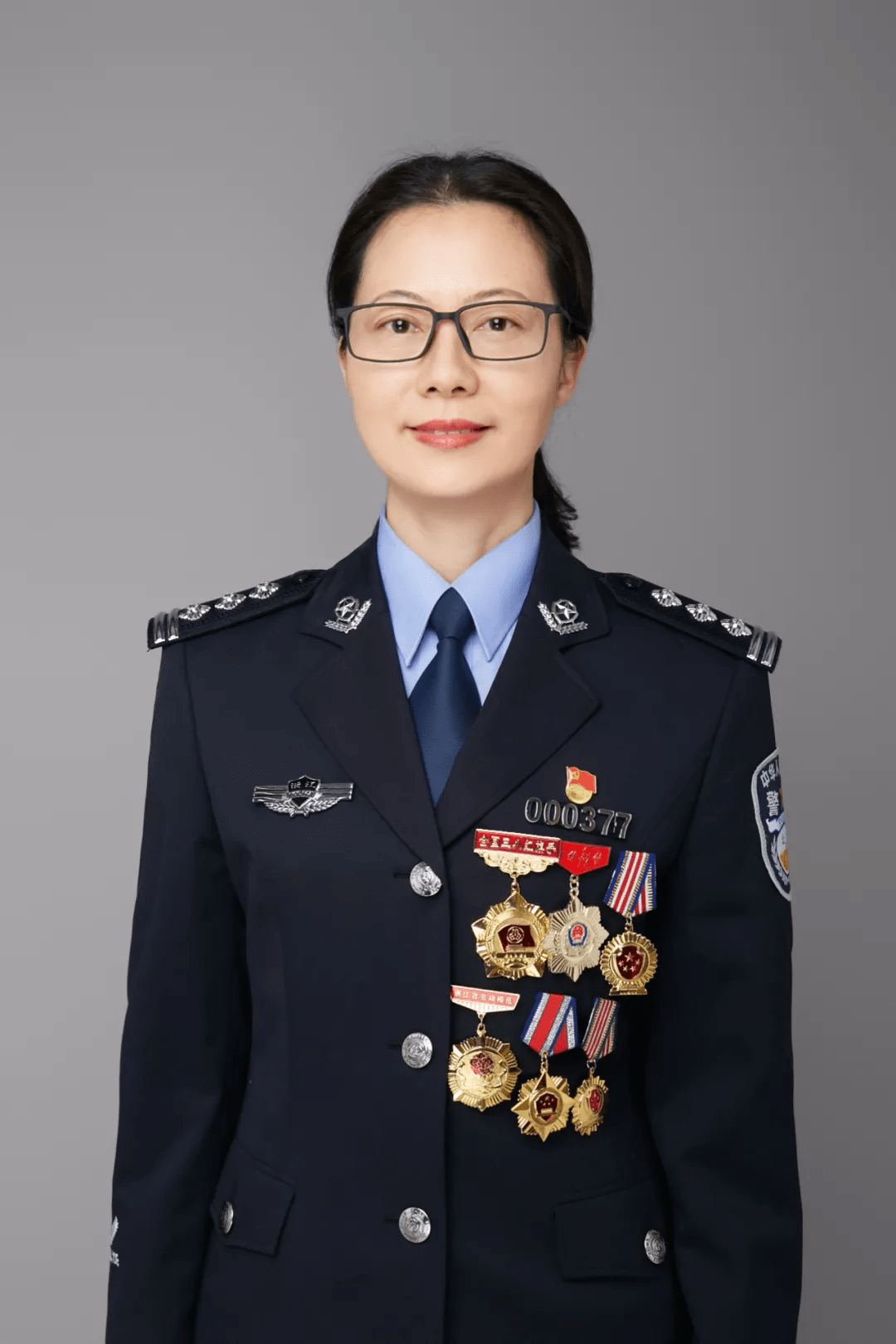 厉害了!女刑警!