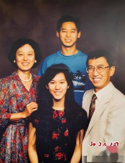 南京以穿越时间的合影怀念美国华裔女作家张纯如