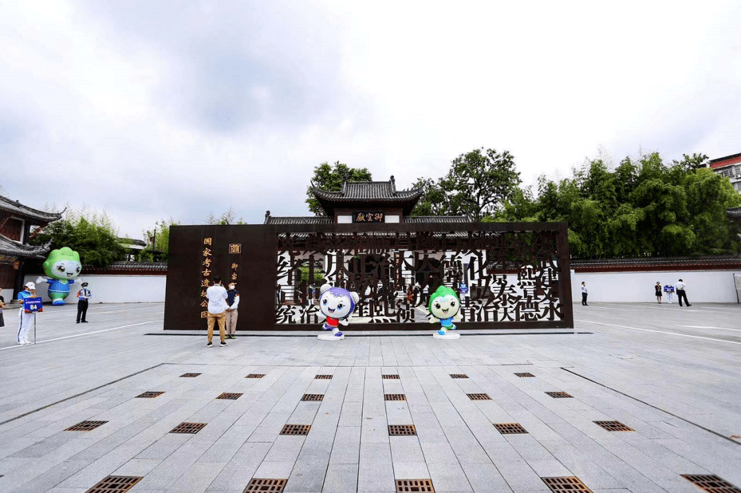 坐落於名坊園內的景德鎮記憶,是一處集文化旅遊,商業演藝,酒吧餐飲