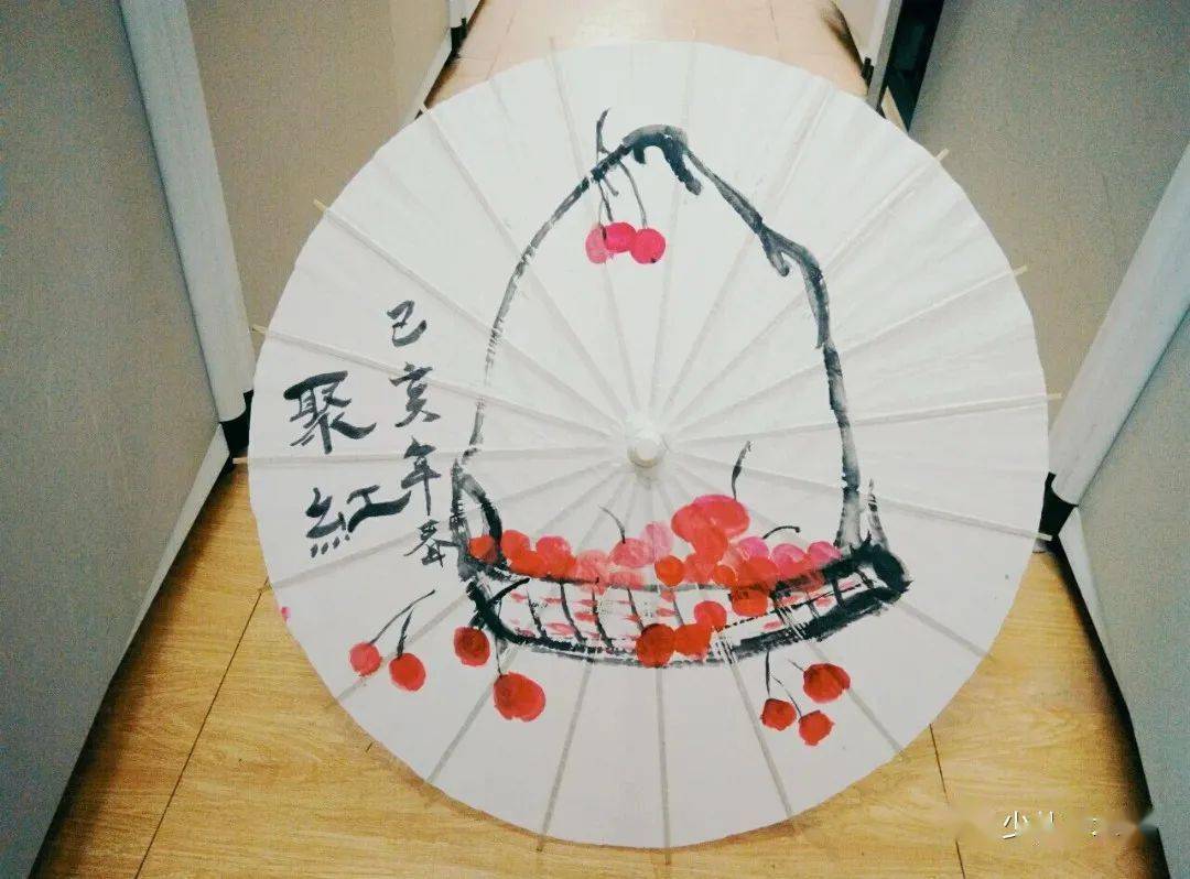 纸伞绘画创意无限,撑开一片美丽世界!