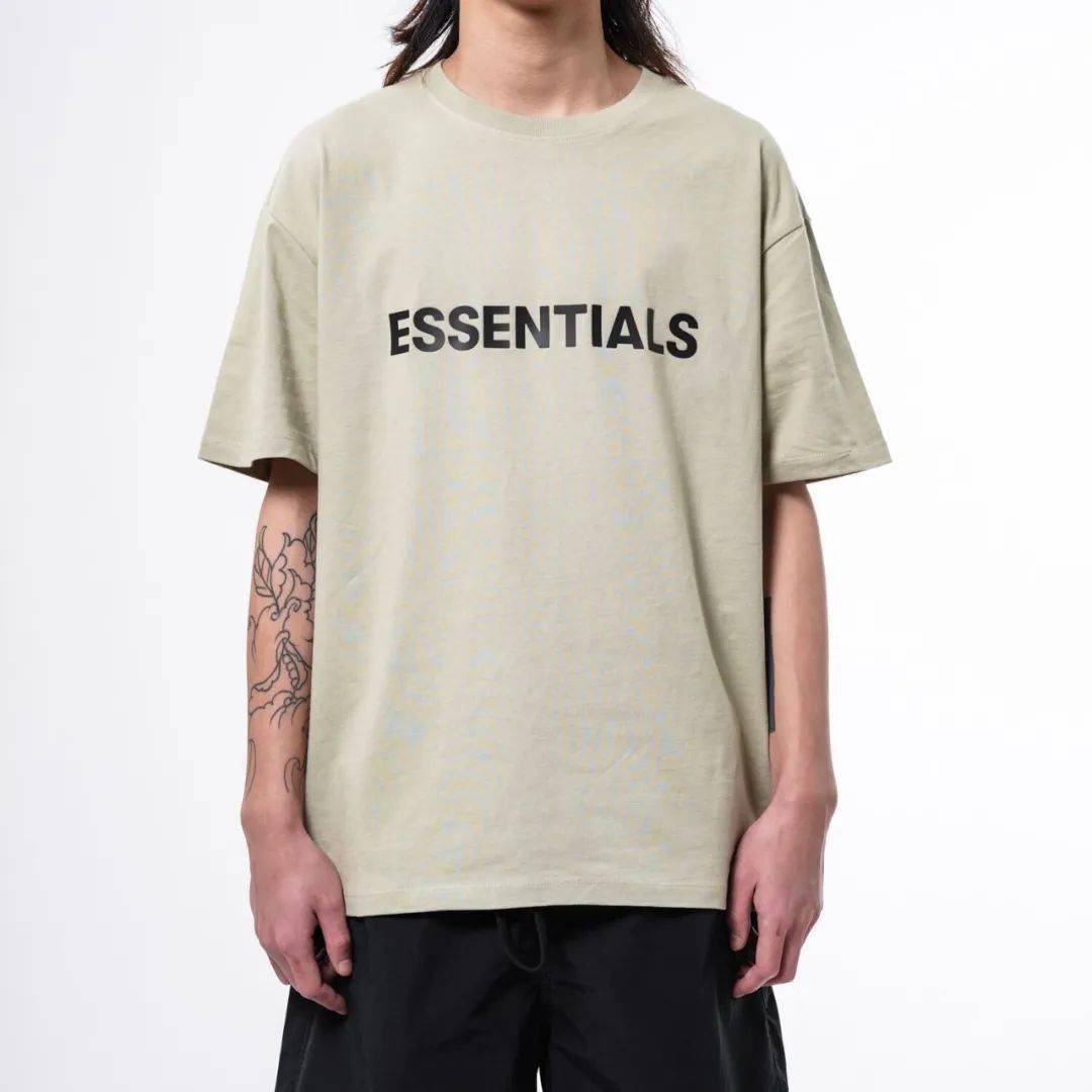 男生穿essentials潮服超级帅