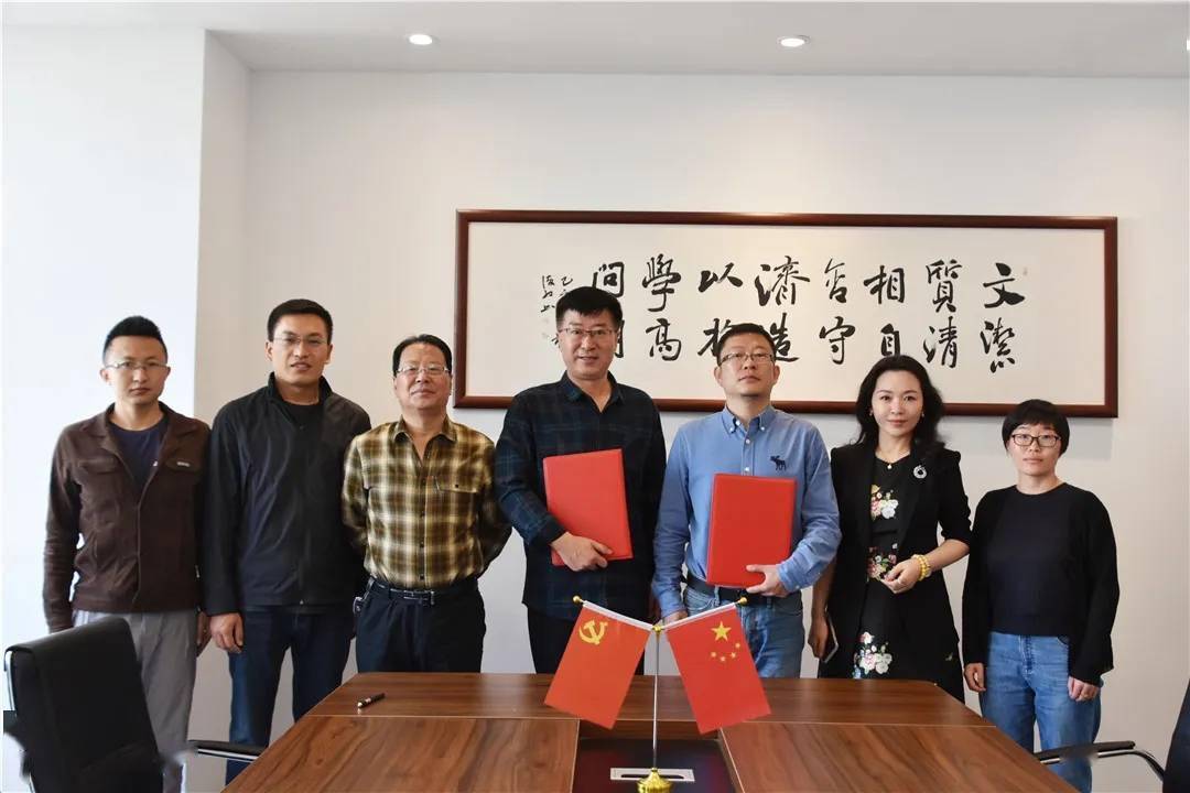 兰州志成中学与兰州树人中学签订新一届初中合作办学协议