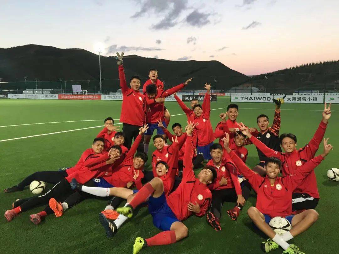 重庆两江育才足球队招收高中男子足球12人.