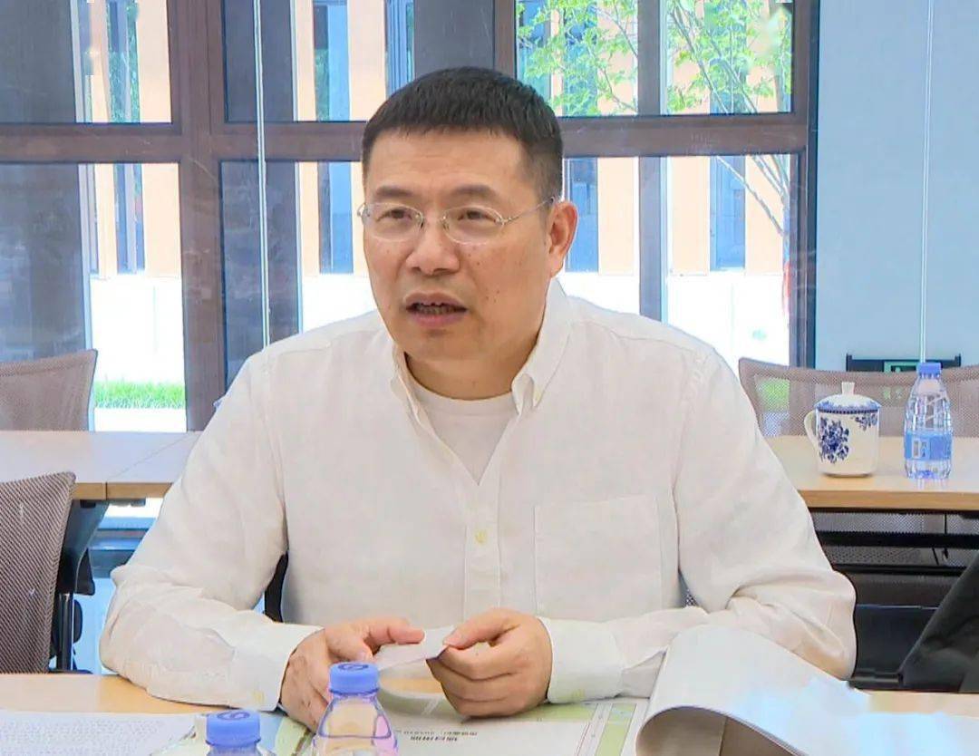 洪天祝就投资项目用地建设,配套设施,技术人才培养等方面与睢宁方进行