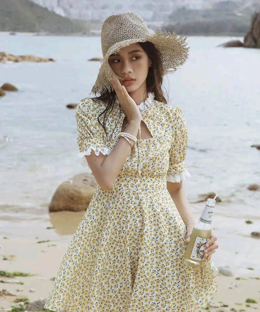 碎花裙选对发型才不会土