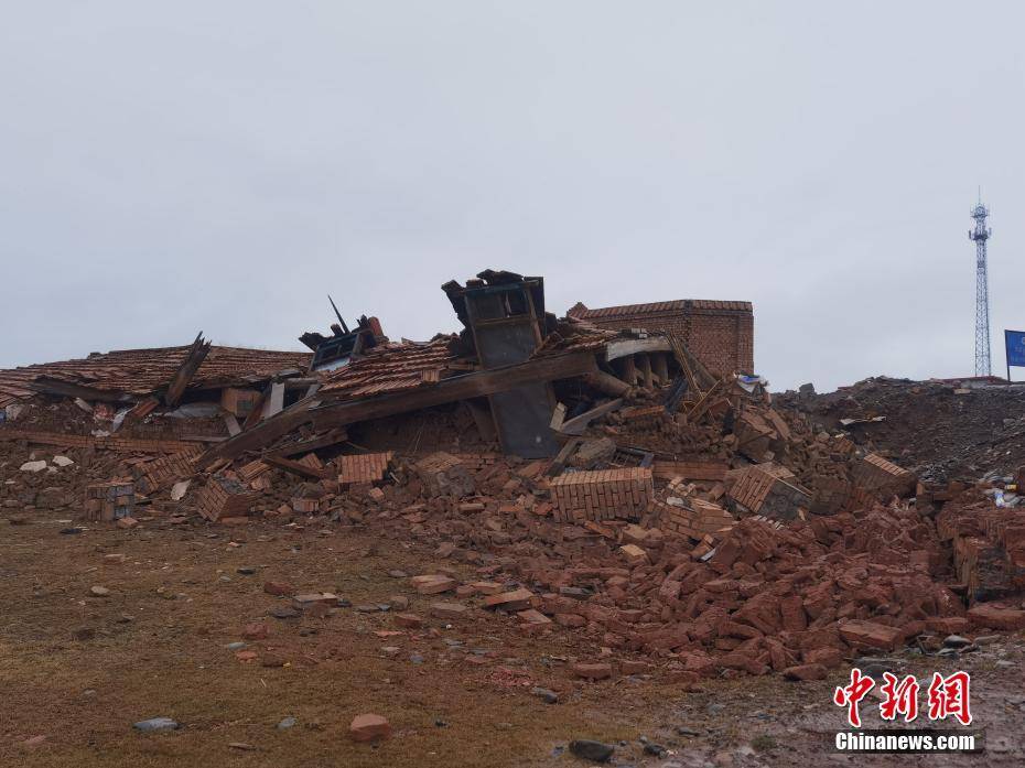 青海果洛發生7.4級地震 一工區67座房屋倒塌