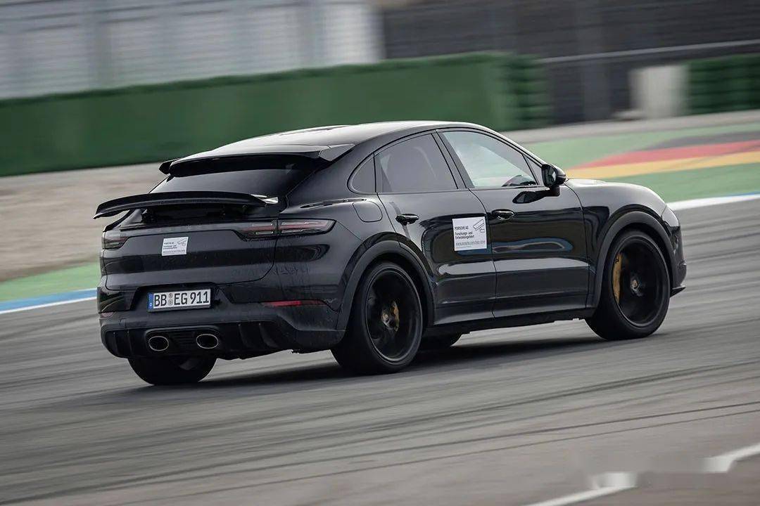 地表最速卡宴!保时捷 cayenne turbo s coupe 预告
