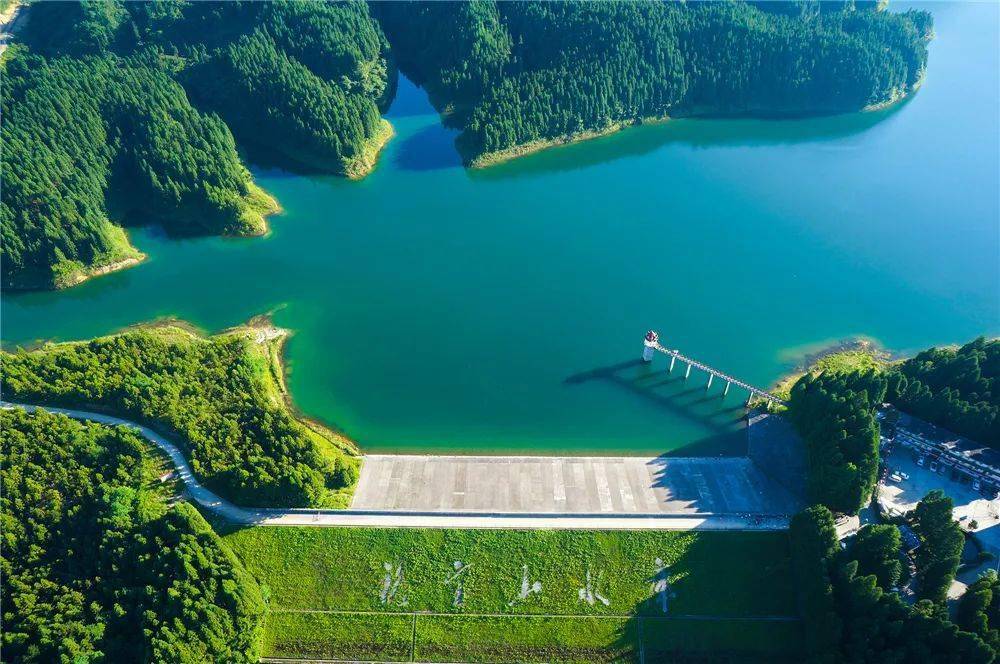 南坪梨园,南坪仙女湖秋色船头寨星斗山风光鱼木寨六吉堂夜色利中盆地