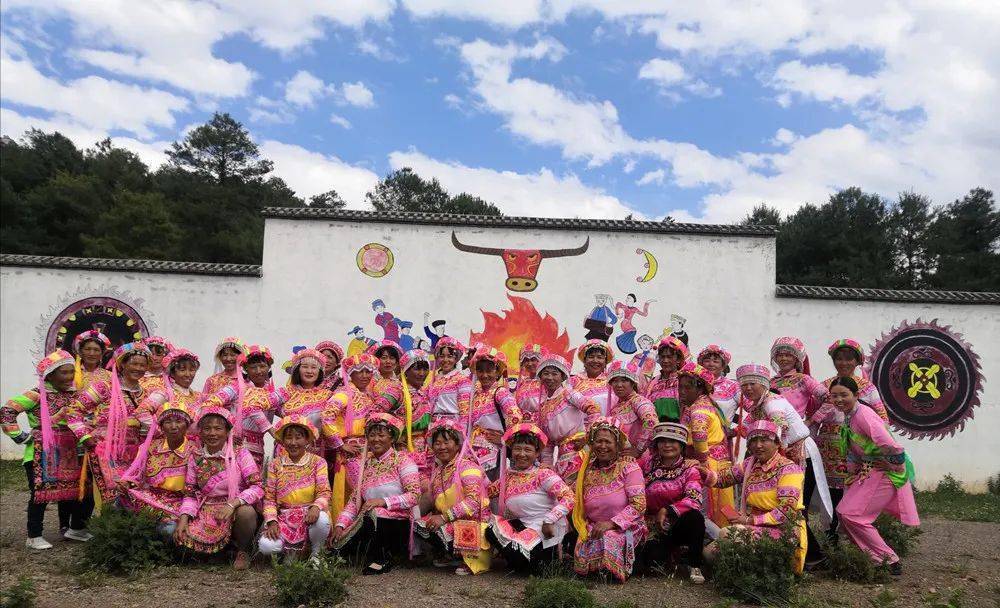 基层曲靖麒麟区三宝街道民族团结一家亲凝心聚力学党史