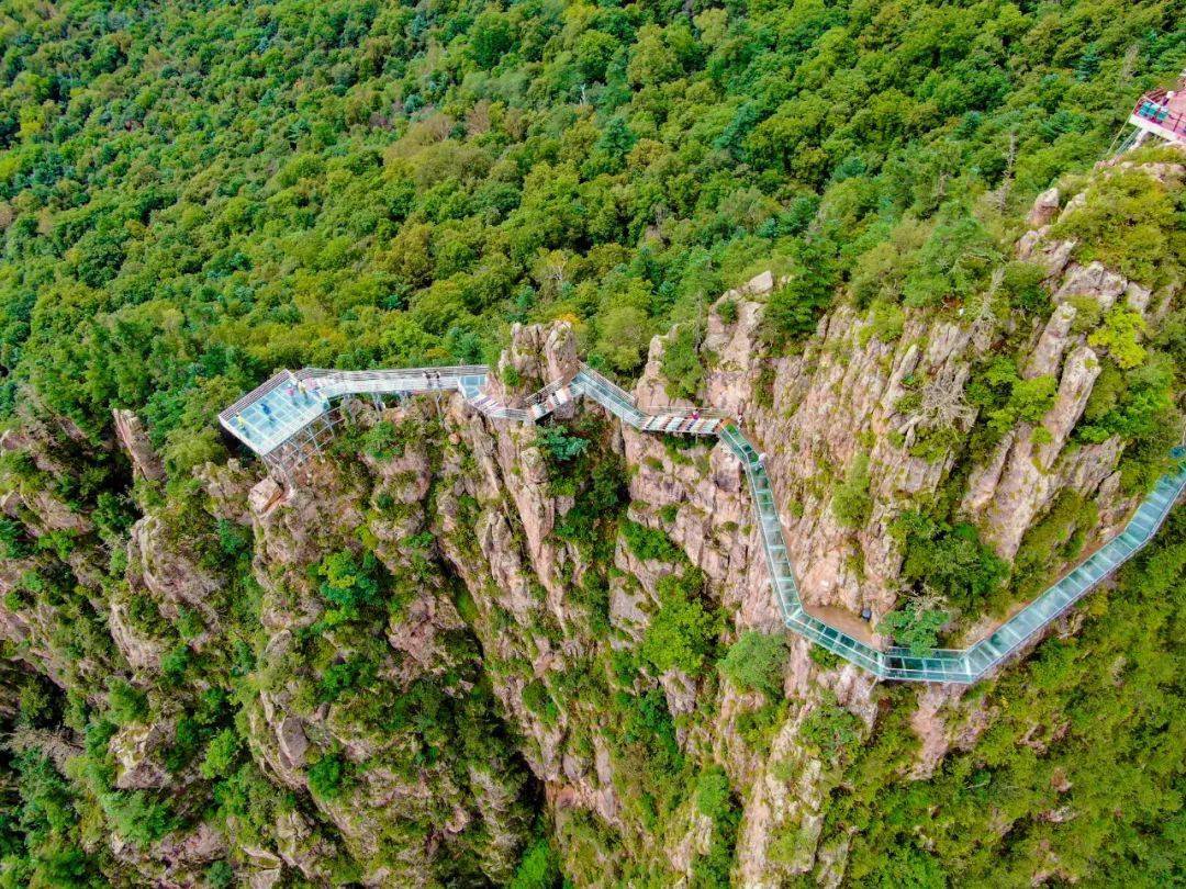 52965612方正鸳鸯峰景区莲花湖八女投江纪念地两日游