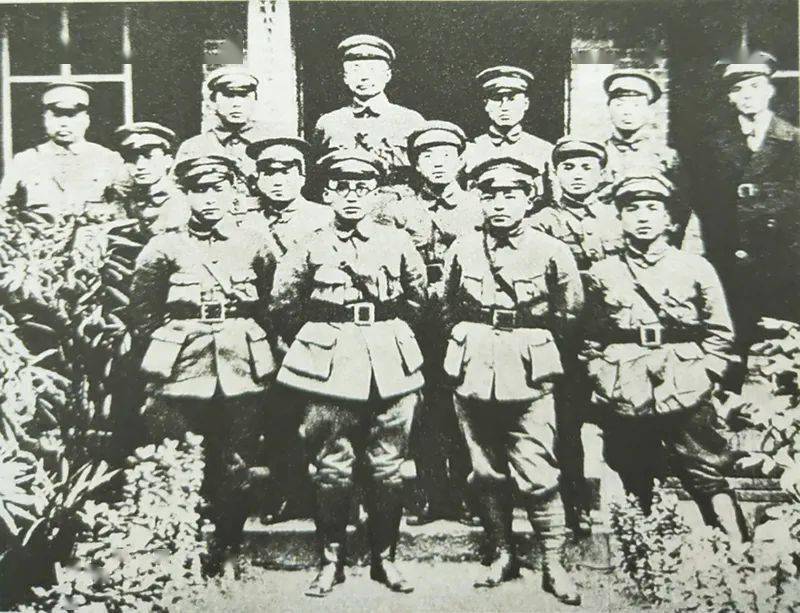 【党史小知识】1926:打倒列强除军阀——中国共产党推动北伐战争和领导工农运动_蒋介石