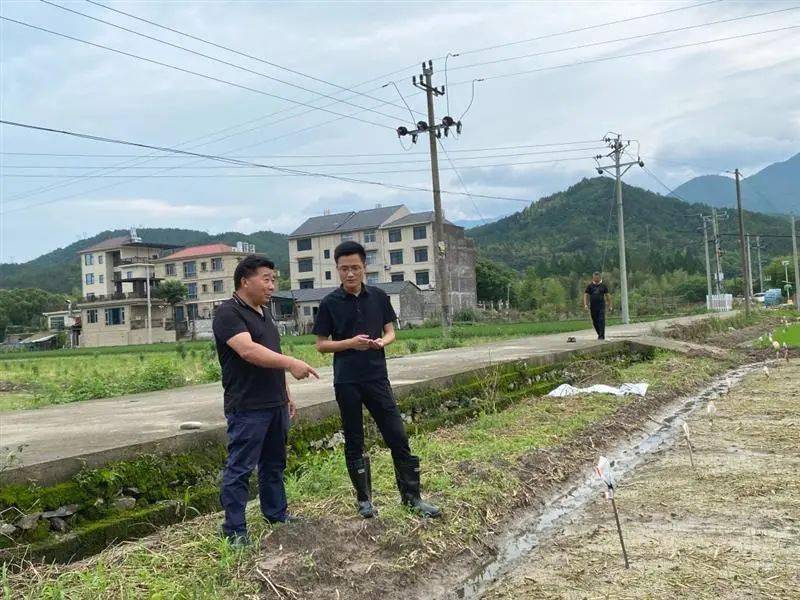 几天是一名90后党员石玄湖村驻村干部吴振涛"要把群众安危放在首位"80