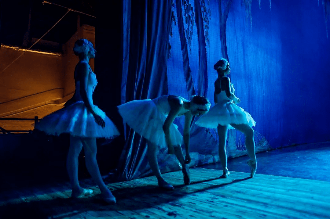 芭蕾太美太美了世界顶尖芭蕾摄影大片全辑
