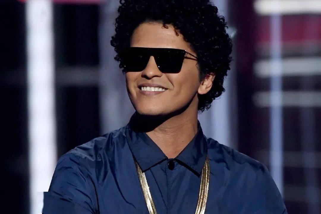 bruno mars 成为 riaa 首位荣获 5 首钻石认证单曲的歌手#2在上月初
