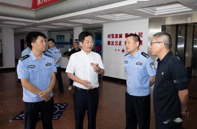 市领导林峭立,王祥春参加活动.