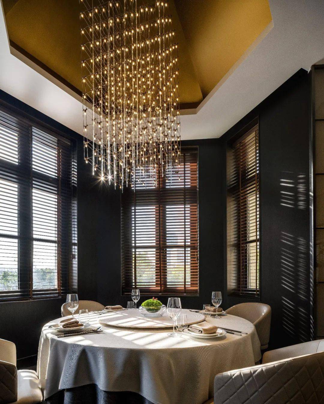 中西合璧的餐厅,这设计太有腔调了吧!