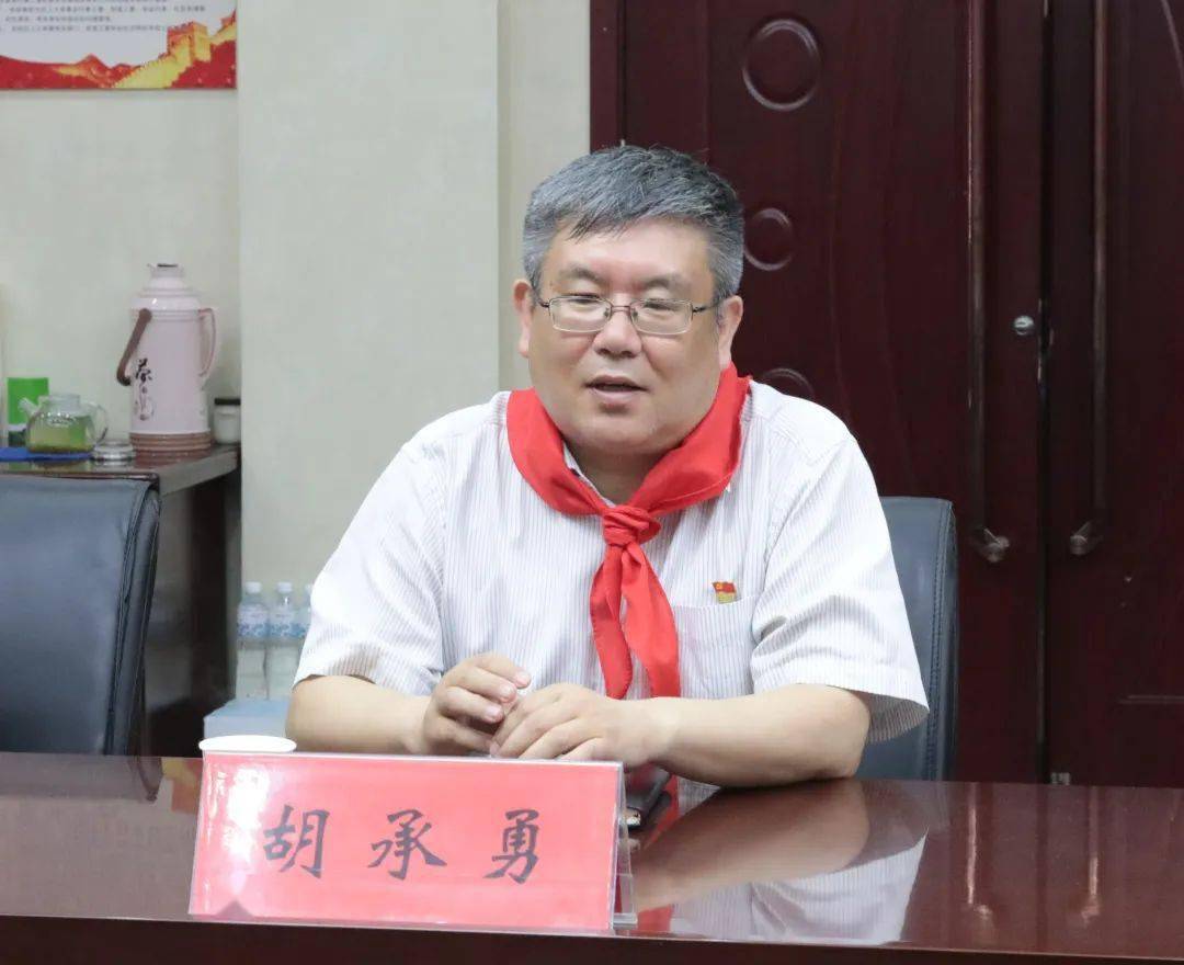 涧西区委副书记,区长王烨一行到东升二中进行"六一"慰问并调研_教育