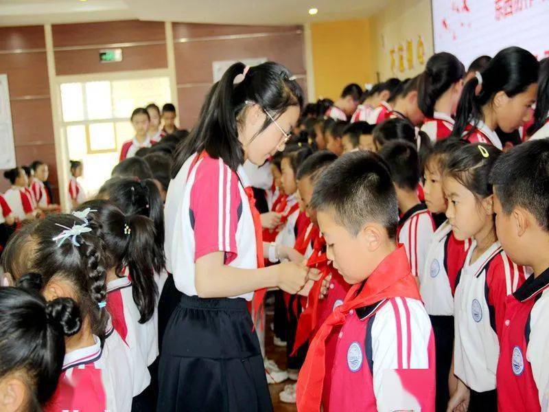 童心向党温岭横湖小学酒泉北关小学两地携手同入队