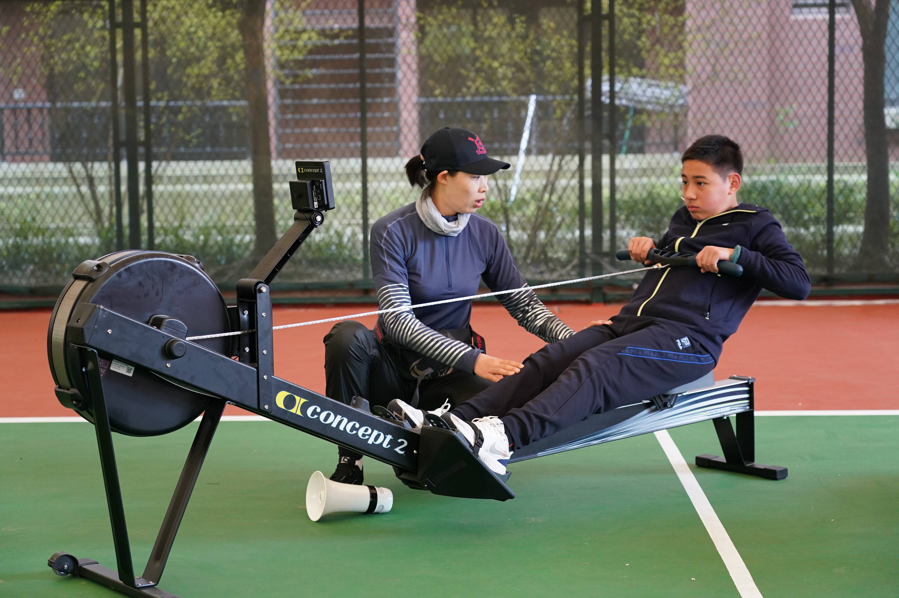 全民健身——赛艇运动进校园