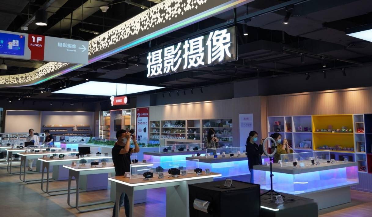 涵盖了佳能,索尼,富士康,尼康等品牌多种类型的摄影摄像器材,通过摄照