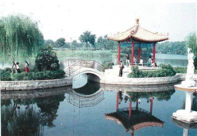 老照片:90年代的山东枣庄,怀念那个朴素无华的年代