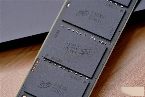 入门nvme就选它?英睿达p2 1tb ssd图赏