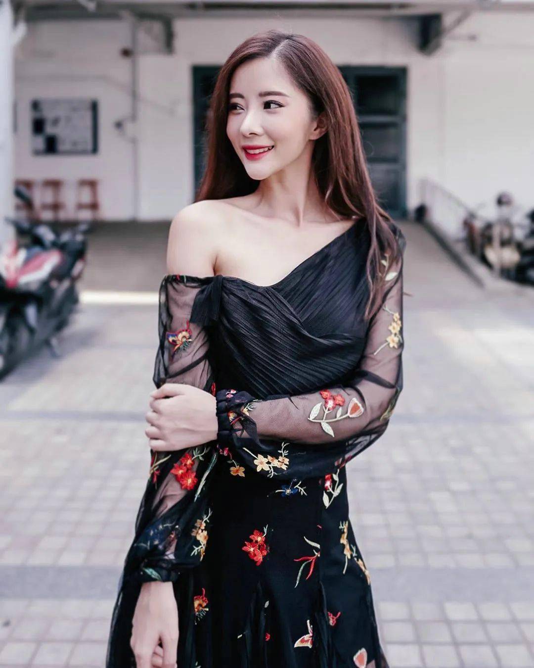 穿露肩装才是夏天的正确打开方式