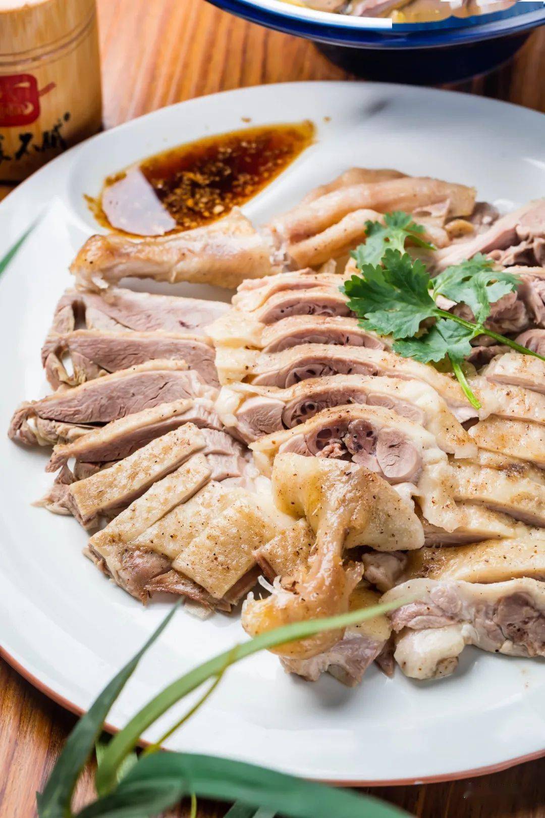 在大街小巷都能看到他们的身影漳浦特色小吃属肉圆和石榴填鸭zui为