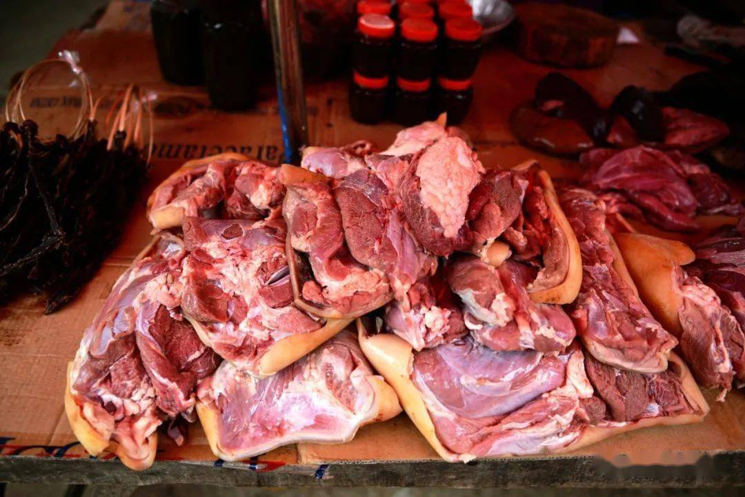 巴色的清真寺七年前的今天,我跟琪琪,丁二十,刘兴,结束了拜县-夜丰颂