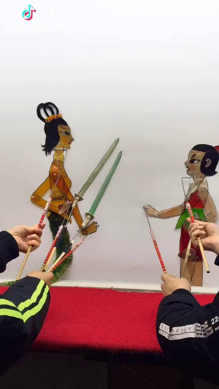 铁娃子你别心急呀你还不知道我这刚柔阴阳剑吧龙在天皮影演员孔萨