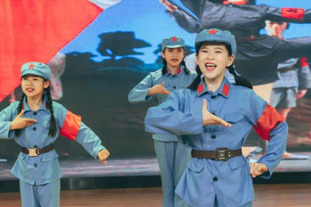 十送红军儿童表演 c6a35925180d401e8684b6f4c7ea3049.jpeg