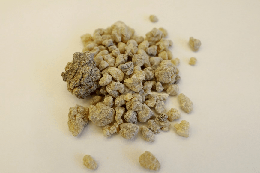 4. 下列图片中的哪一幅是牛黄饮片图?(单选)d.开窍c.祛湿b.豁痰a.