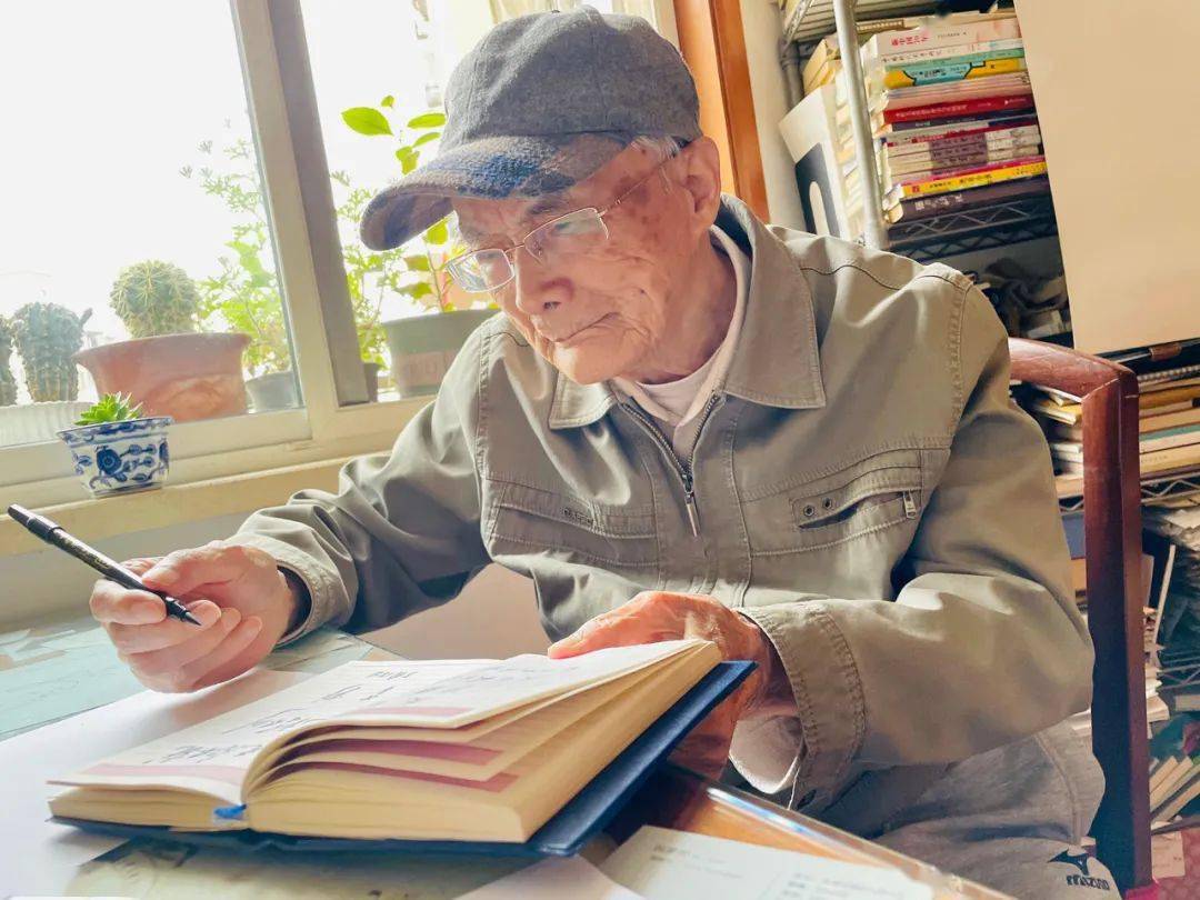 因为天真所以不老专访百岁诗人圣野