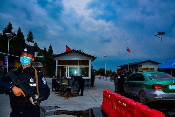 中缅边境永不熄灭的火塘