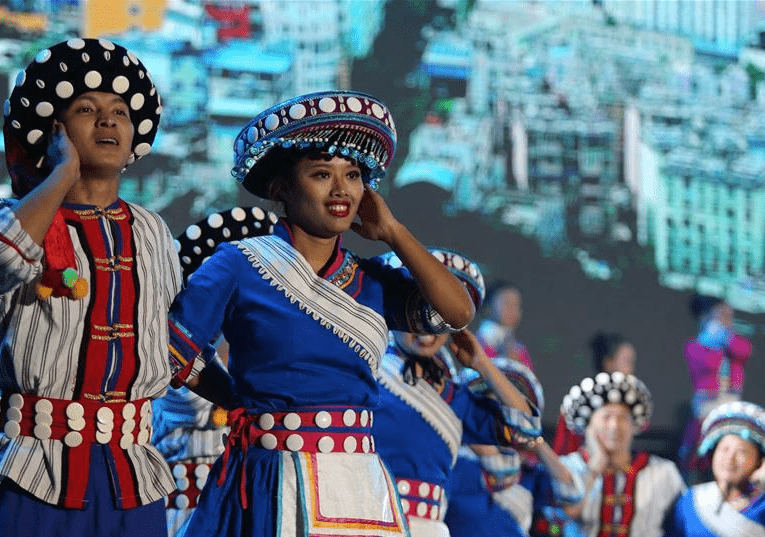 一是拜天拜地祈求保佑;過