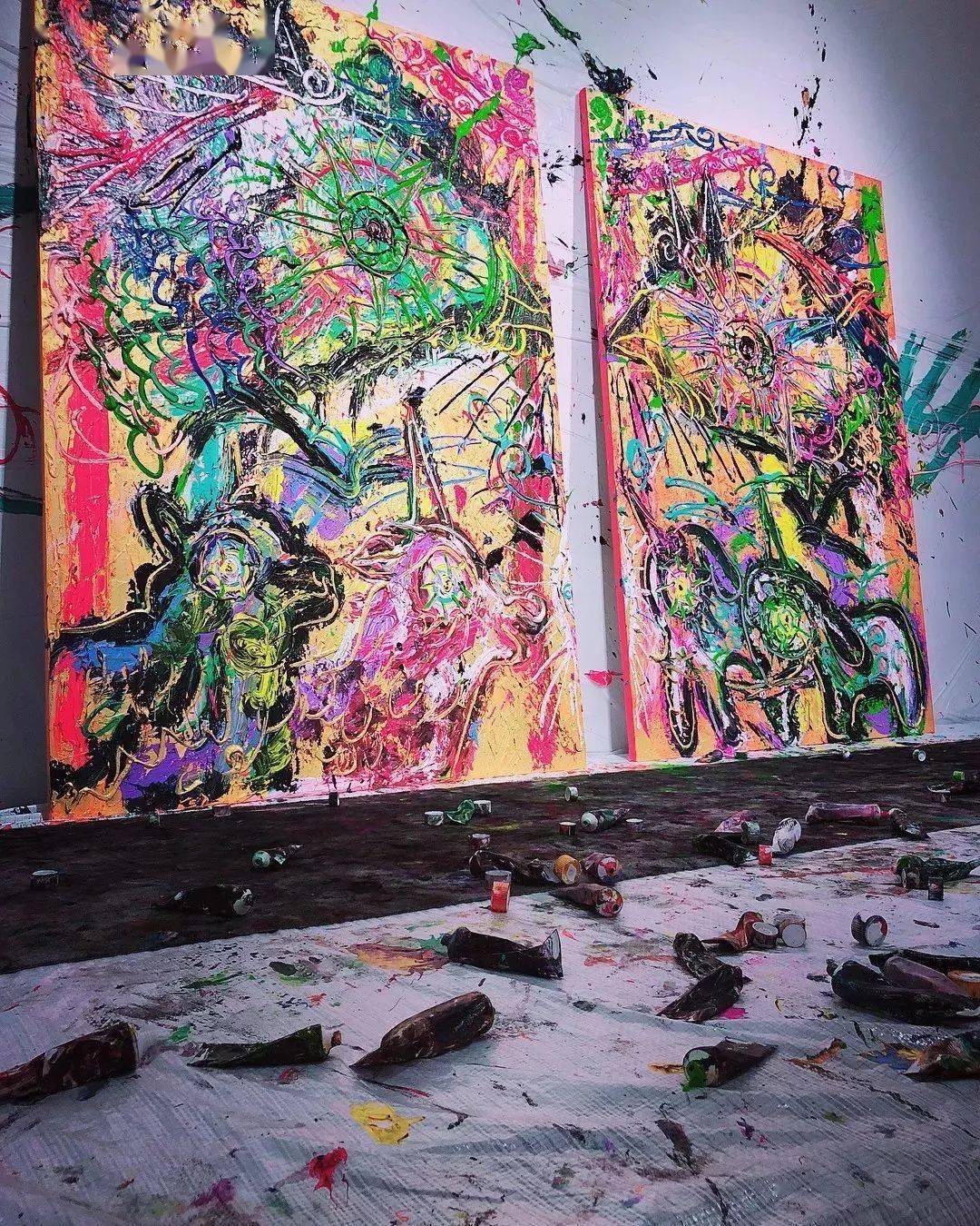 日本童颜女画家专画妖魔鬼怪网友见过画画费颜料的没见过她这么费的