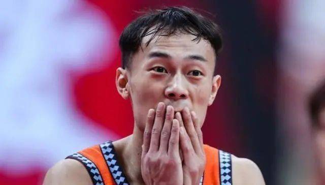 刹车失灵汤杰一脚油门踩到nba