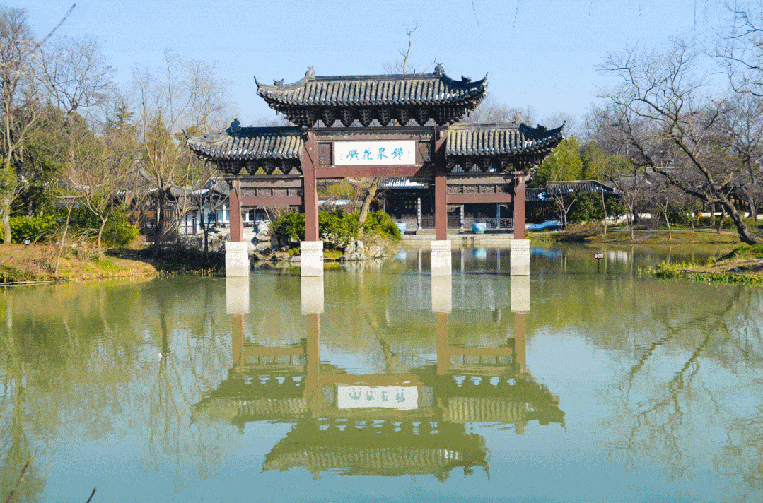 大浴缸,还有超赞玻璃屋顶泳池…这家唐风酒店邀你盛夏来扬州赏荷啦!