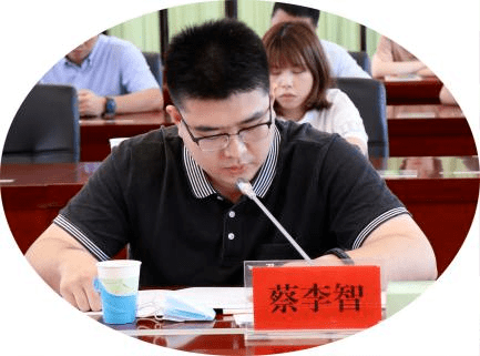 陈韧韧,余洲标等同志交流了党史学习感悟,号召全体青年干部要立足于新