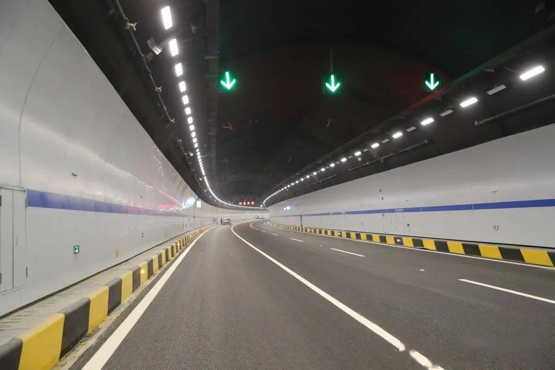 海沧隧道预计本月中旬通车最快5分钟可通过现场实拍