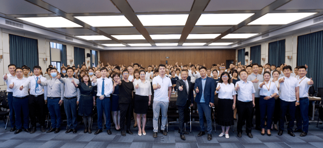 引爆成交开单为王恒达集团举办营销人员开展房地产狼性冠军团队拓客