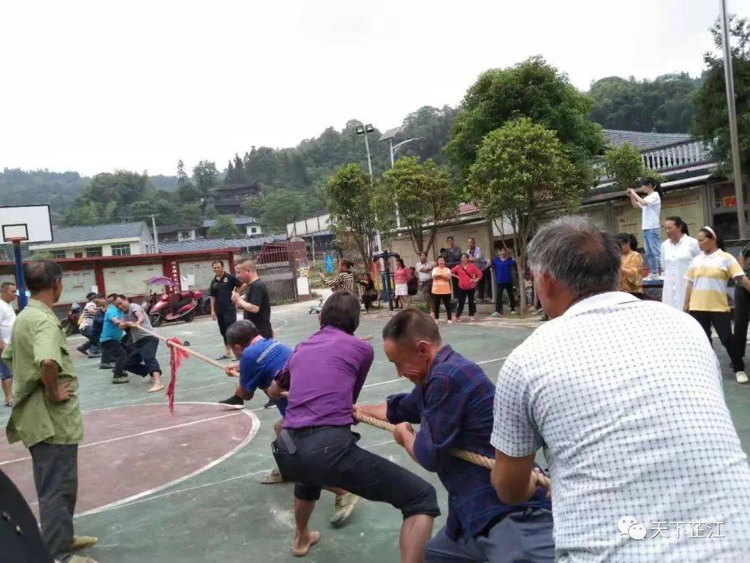 冷水溪乡:村民拔河比赛 搭建干群连心桥