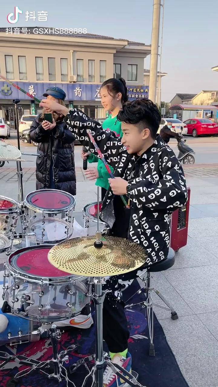 小天一 唱歌 鼓手小天一 同城 怎么能够小天一抖音