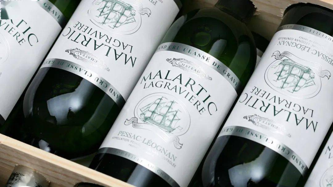 酒庄还有一个能容纳200个橡木桶的小型