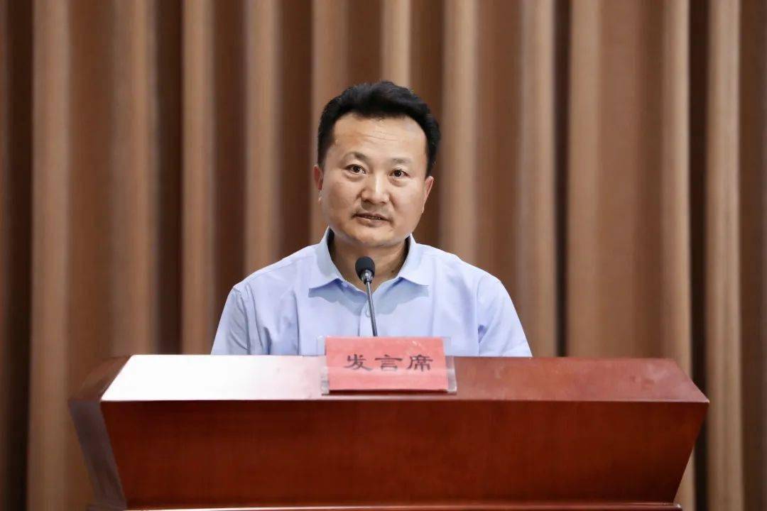 办公室党支部书记,主任王平我国改革开放前三十年和后四十年是一脉相