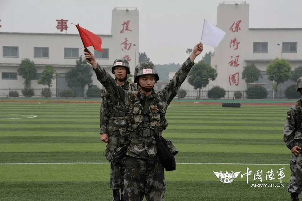 中国人民解放军陆军工程大学教授莅临我校宣讲