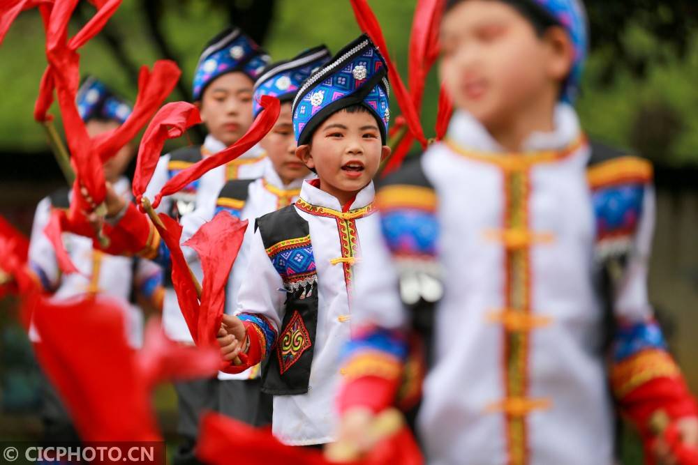 竹镇少数民族图片